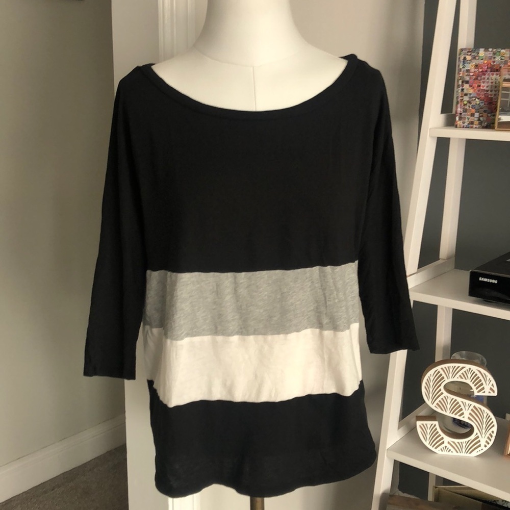 𝅺Forever 21 shirt